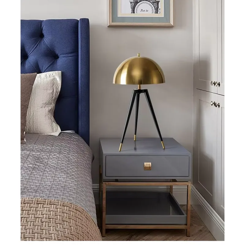 Modern Iron Tripod Table Lamp  - Home Decor Lighting Manufacturer recension och pris