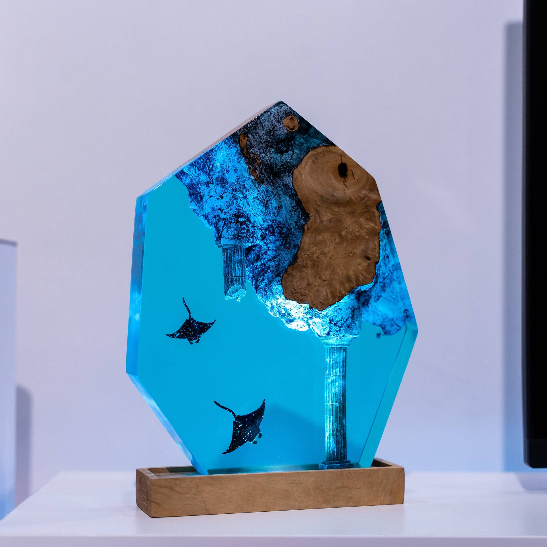 Customized Items Resin Table L - Lighting Decor Items recension och pris